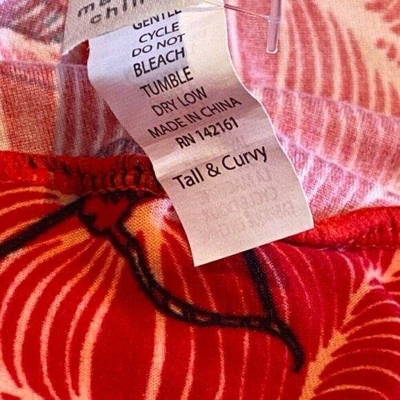 0486 LuLaRoe Valentine Size T & C Leggings Red and Black Cupid Arrow Print New - Picture 3 of 5